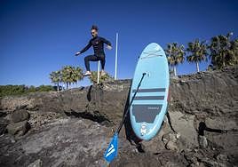 Un gran salto para llegar al agua en Motril