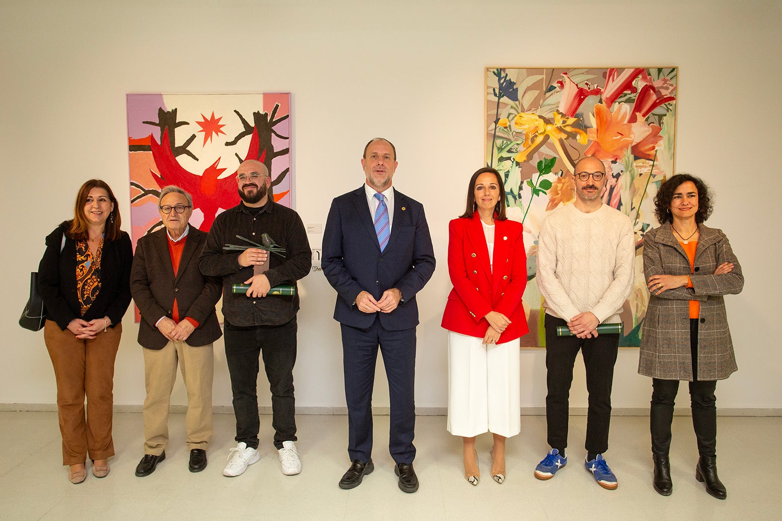 Agus Díaz Vázquez e Ignacio Estudillo Pérez junto al rector, miembros de su equipo de gobierno y jurado.