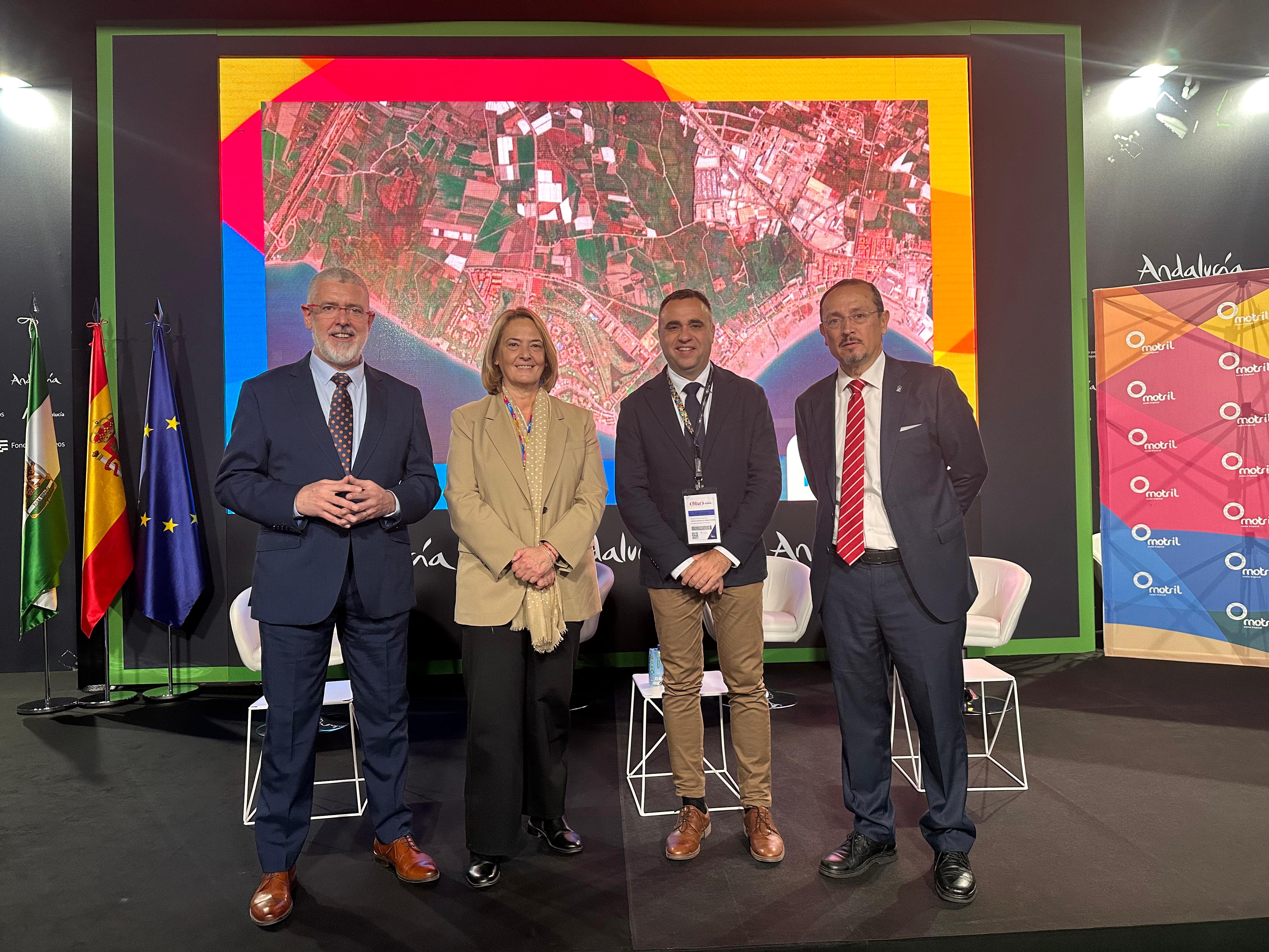 Instituciones presentan el complejo Marina de Playa Granada en Fitur.