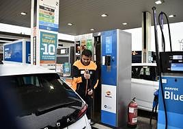 Repsol anuncia descuentos para los usuarios que lleven aceite de cocina usado e sus gasolineras