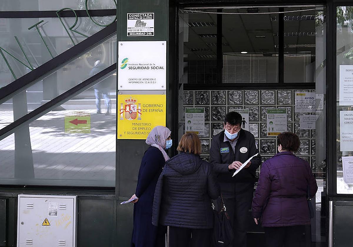 Las ventajas sanitarias que ofrece la Seguridad Social a las familias con hijos menores de 26 años