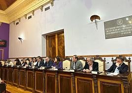 Concejales del PSOE durante la sesión plenaria.