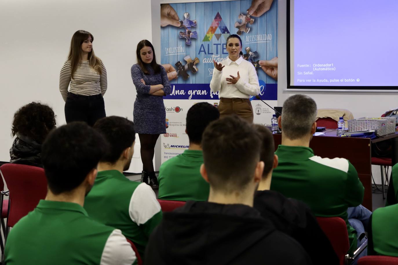 Unicaja Costa de Almería quiere dar visibilidad al autismo