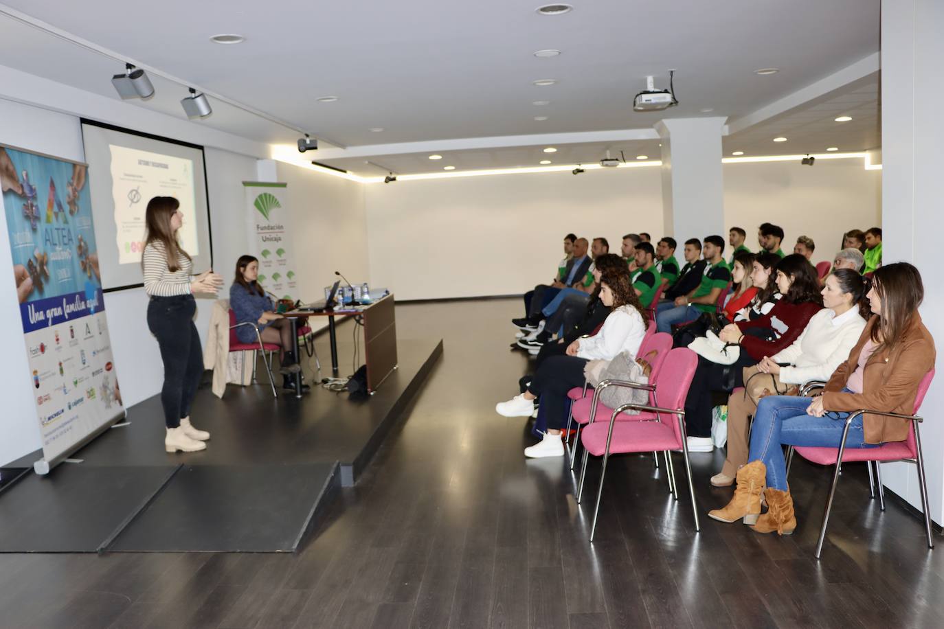 Unicaja Costa de Almería quiere dar visibilidad al autismo