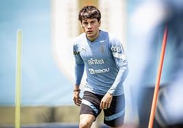 Facundo Pellistri, en una estancia con la selección uruguaya.