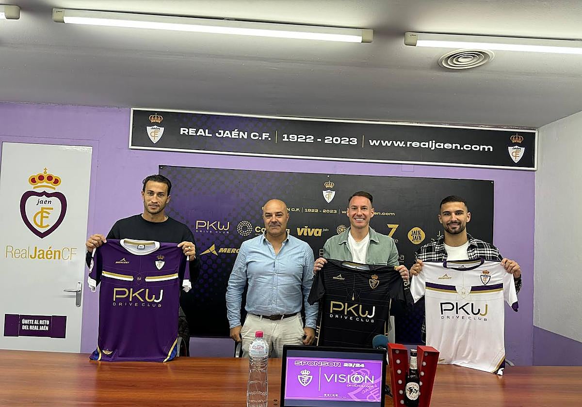 Álvaro Muñiz, José Antonio Presa 'Puskas', Migue García y Carlos Garrido, durante su presentación oficial.