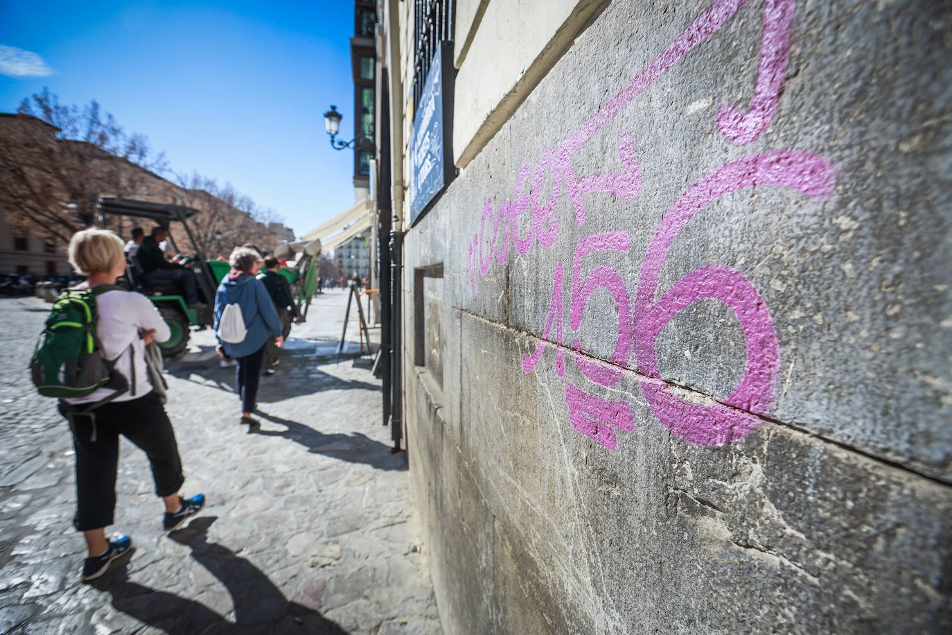 Las imágenes de nuevos actos vandálicos en el patrominio de Granada