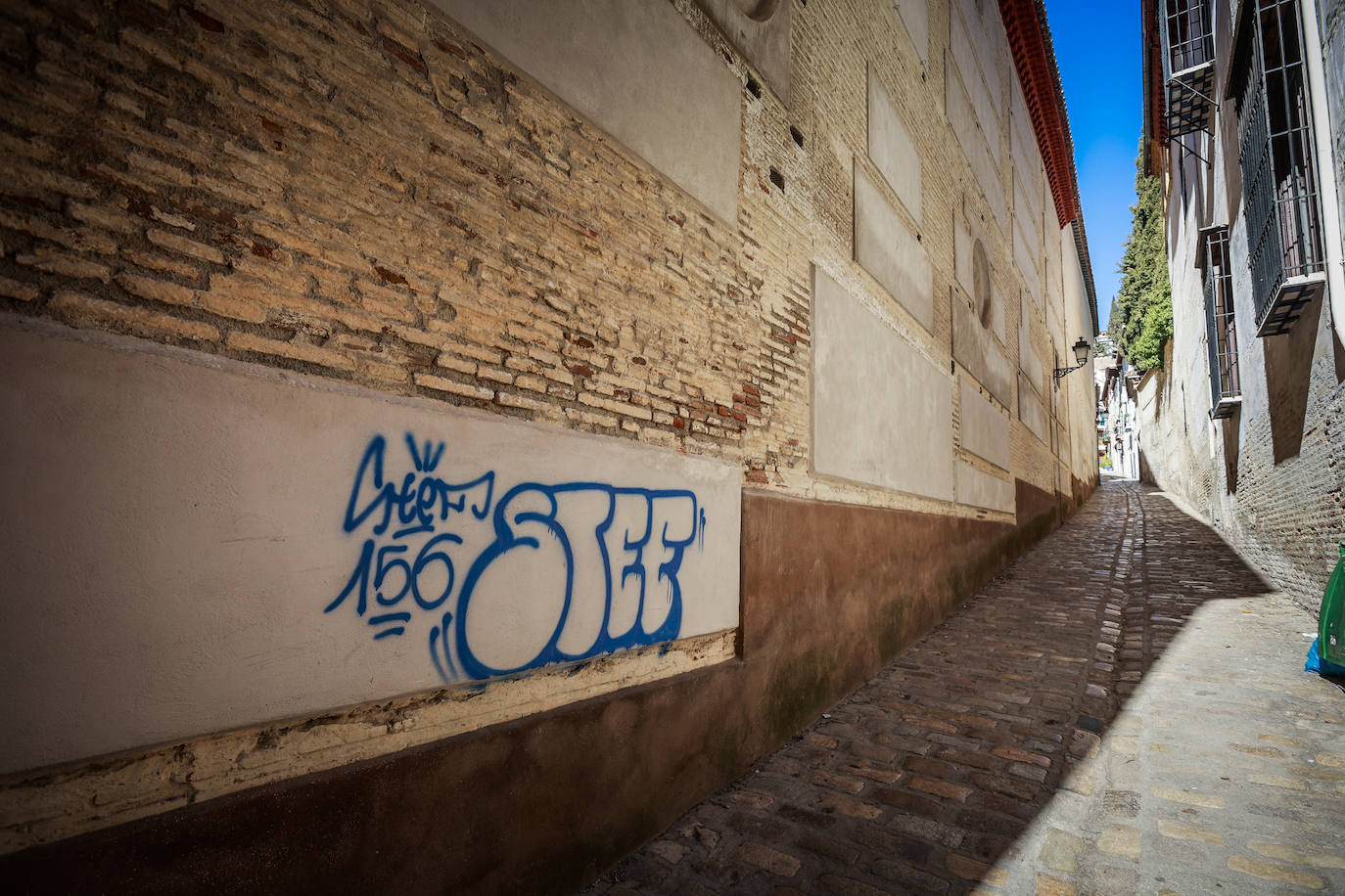 Las imágenes de nuevos actos vandálicos en el patrominio de Granada