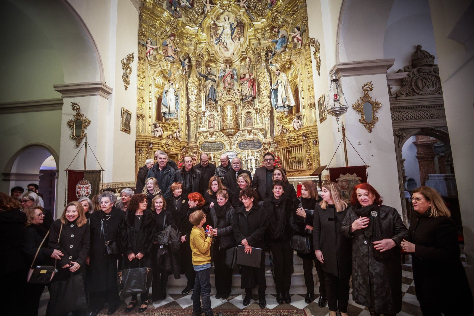 Las imágenes de la celebración de San Cecilio en Granada: salaíllas y habas para todos