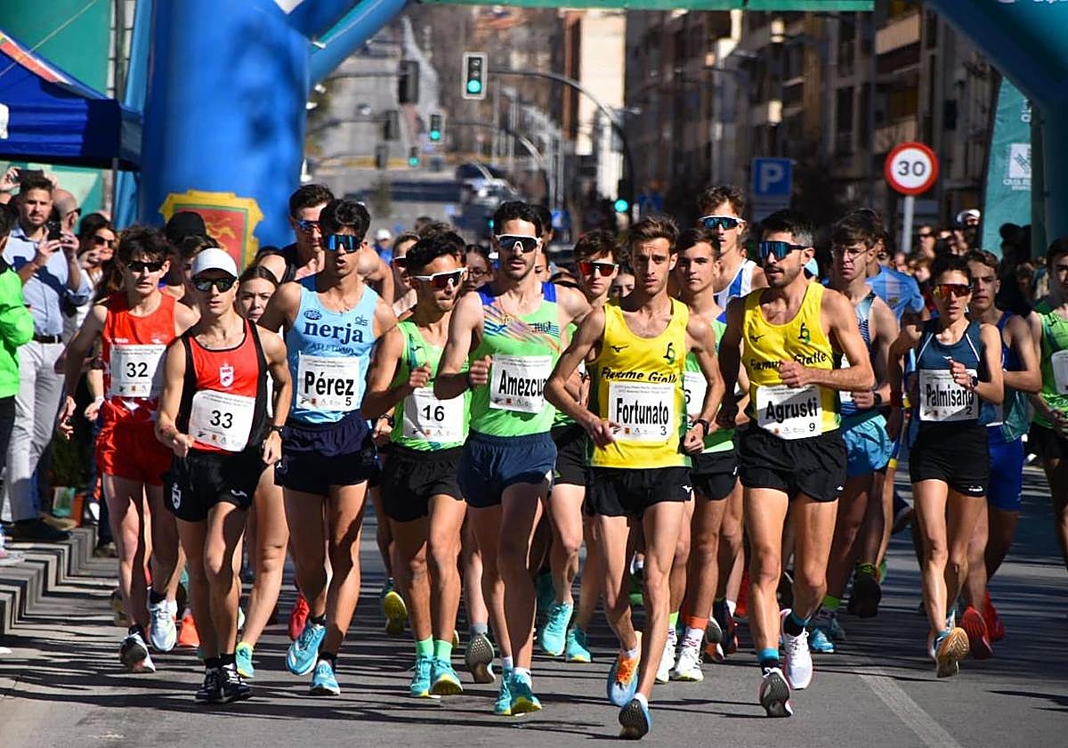 Salida de la prueba internacional para 10 kilómetros.
