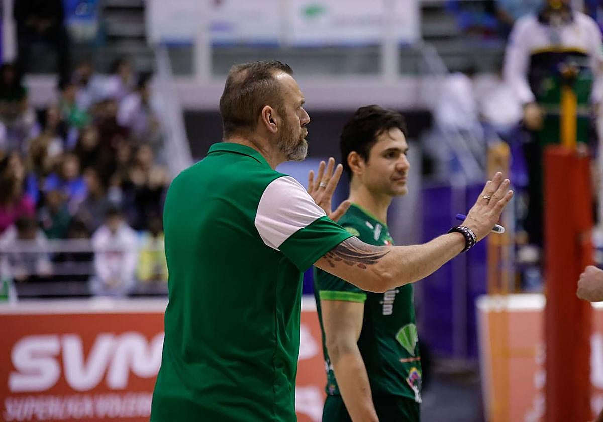 Carlos Carreño ide tranquilidad; la filosofía del club no cambia por la derrota.