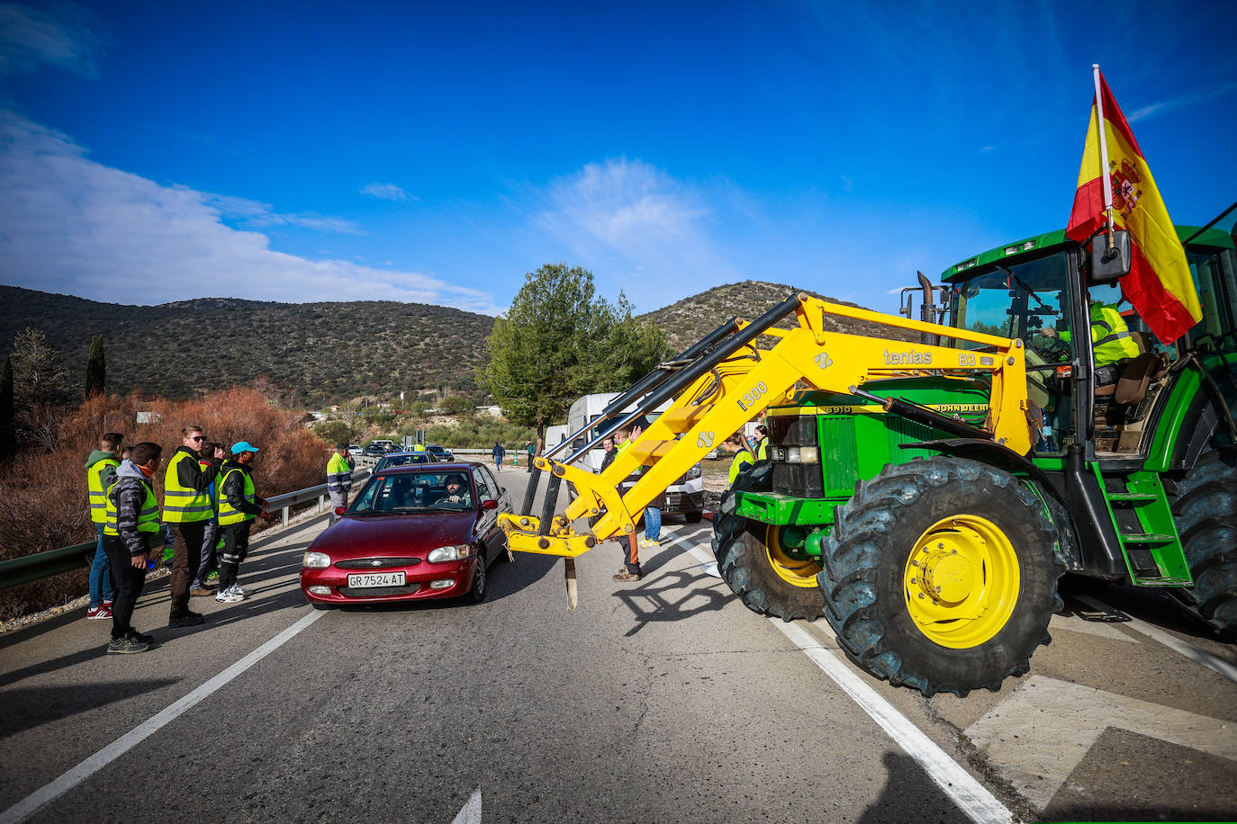 Imagen principal - Corte en la A 44 y la A 308. 
