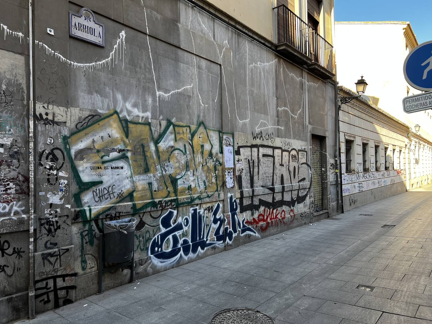 Las imágenes del centro de Granada lleno de grafitis