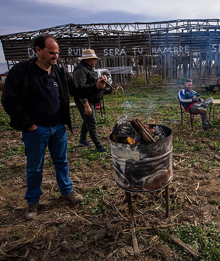 Imagen secundaria 2 - Vegas del Genil mantiene el pulso de la protesta pero sin cortes de carretera