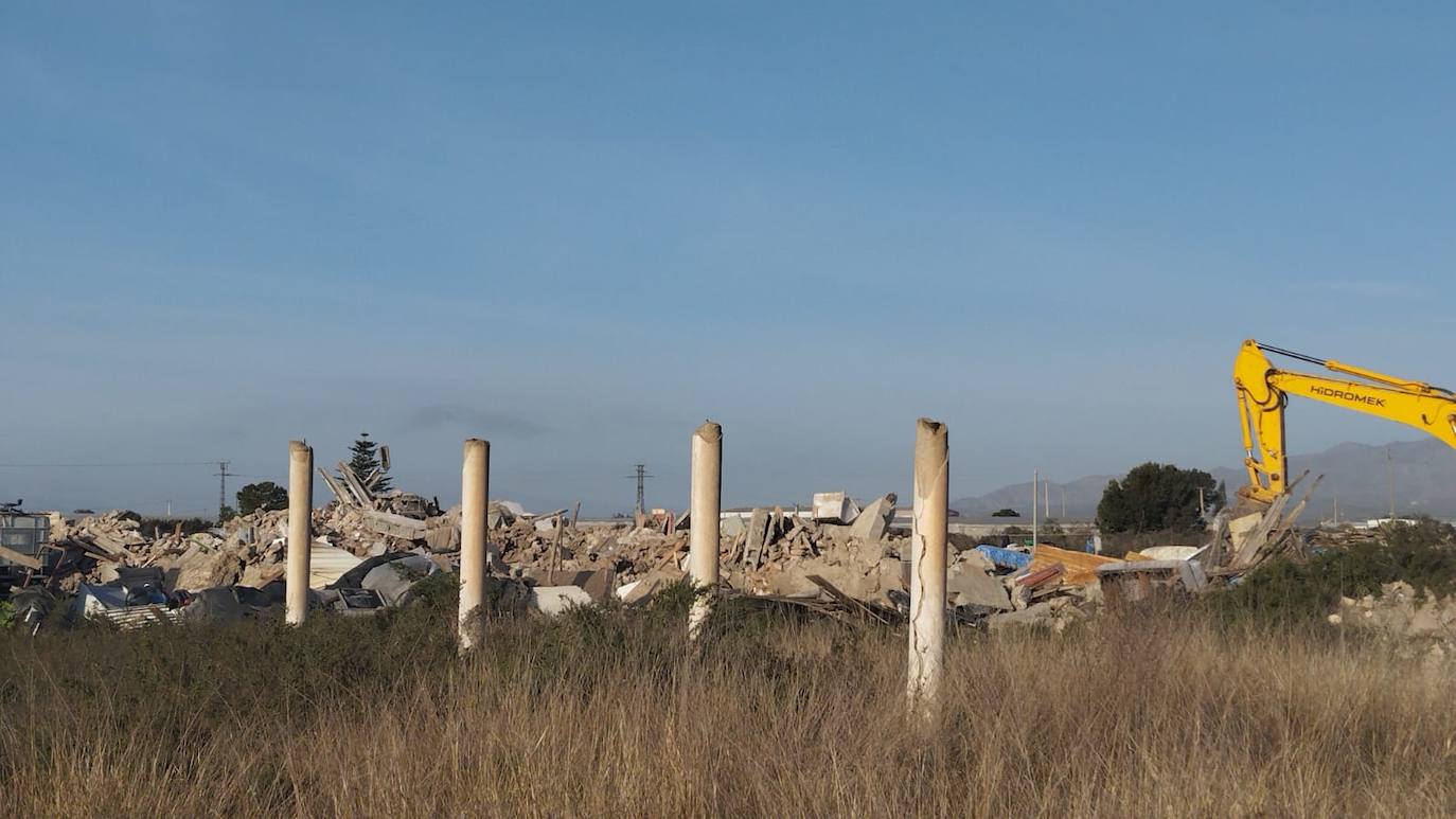 Derribo del asentamiento de la avenida de la Constitución.