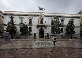 El Ayuntamiento de Granada, en la Plaza del Carmen.