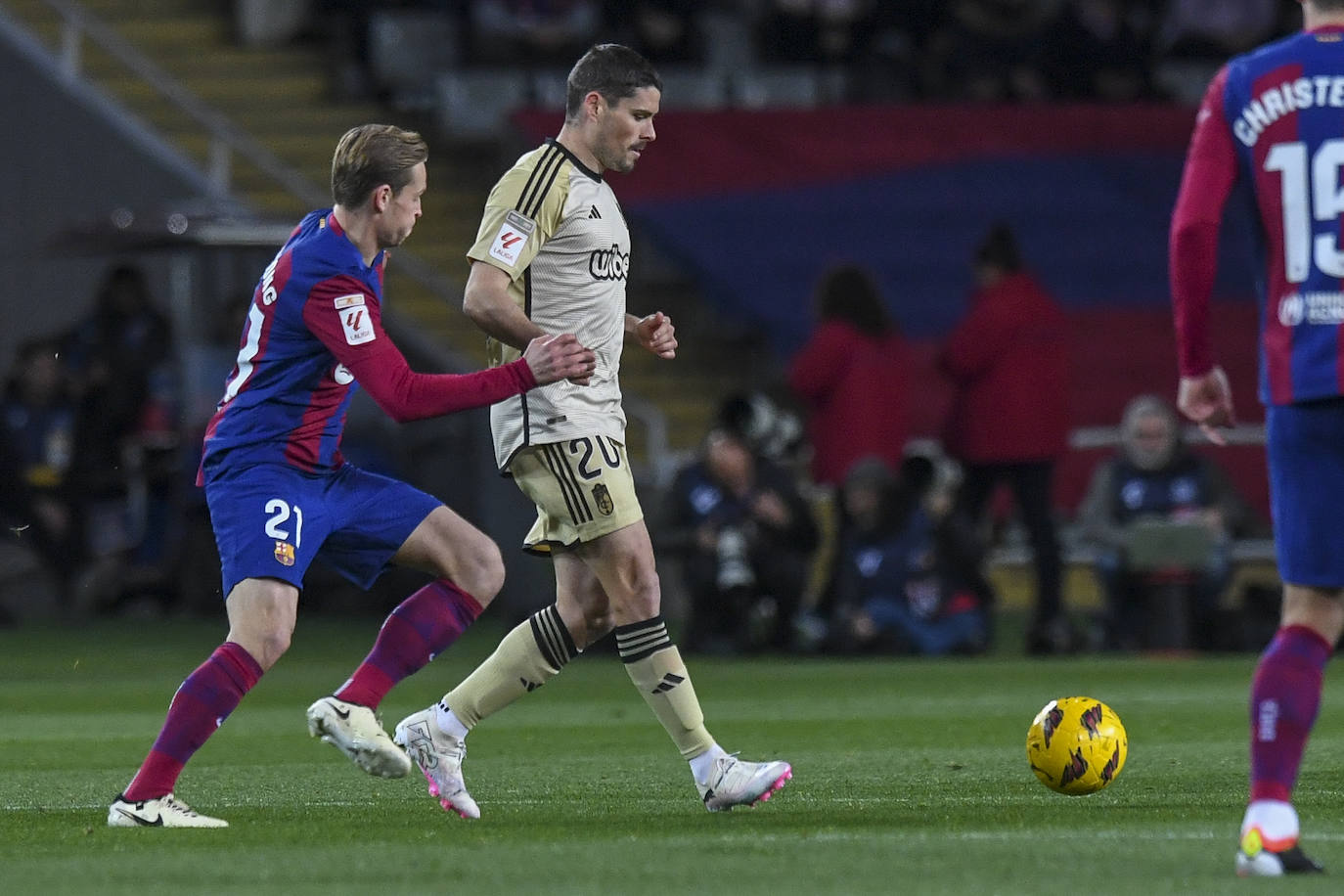 Las imágenes del partidazo del Granada en Barcelona