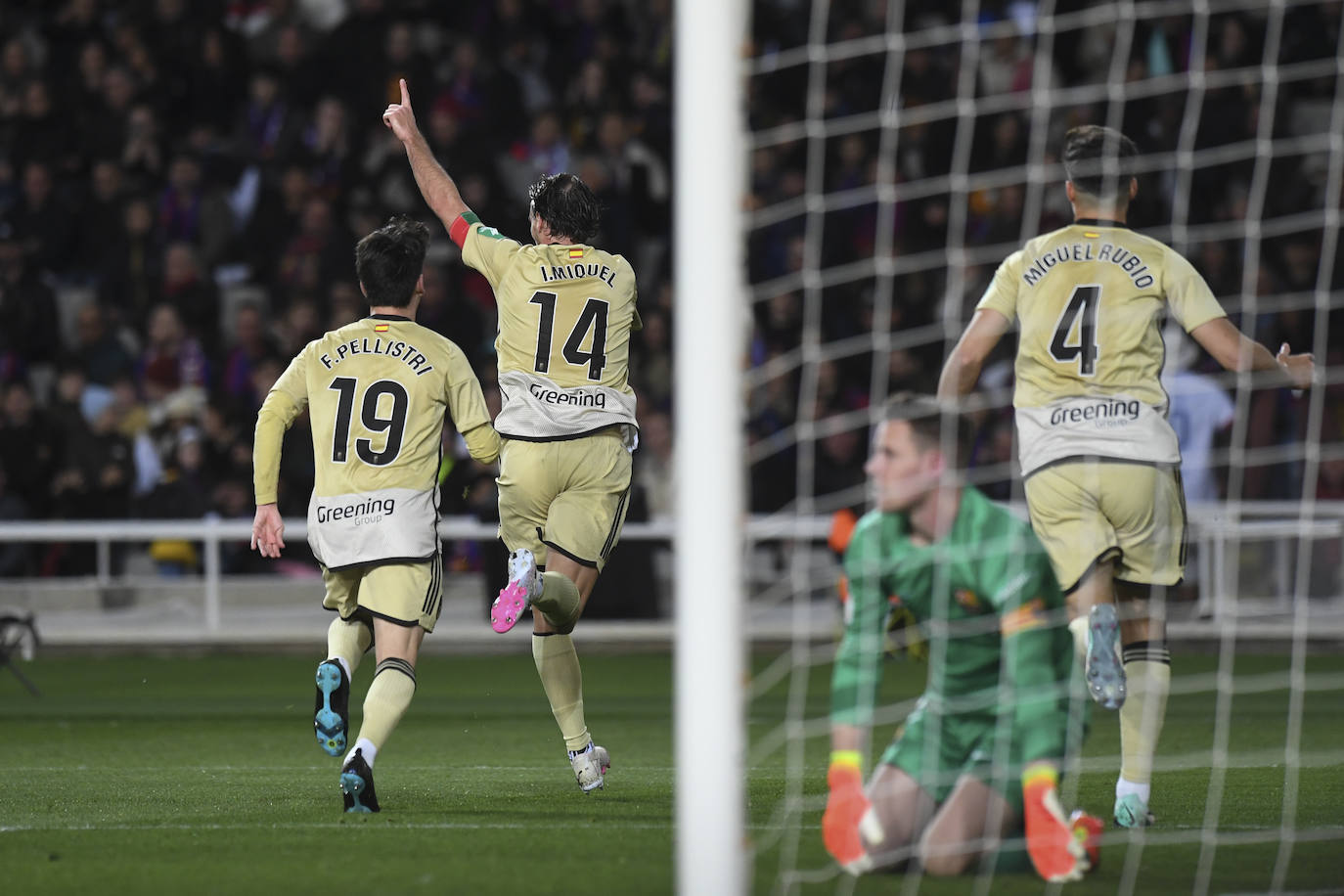 Las imágenes del partidazo del Granada en Barcelona