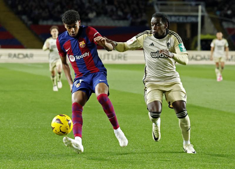 Las imágenes del partidazo del Granada en Barcelona