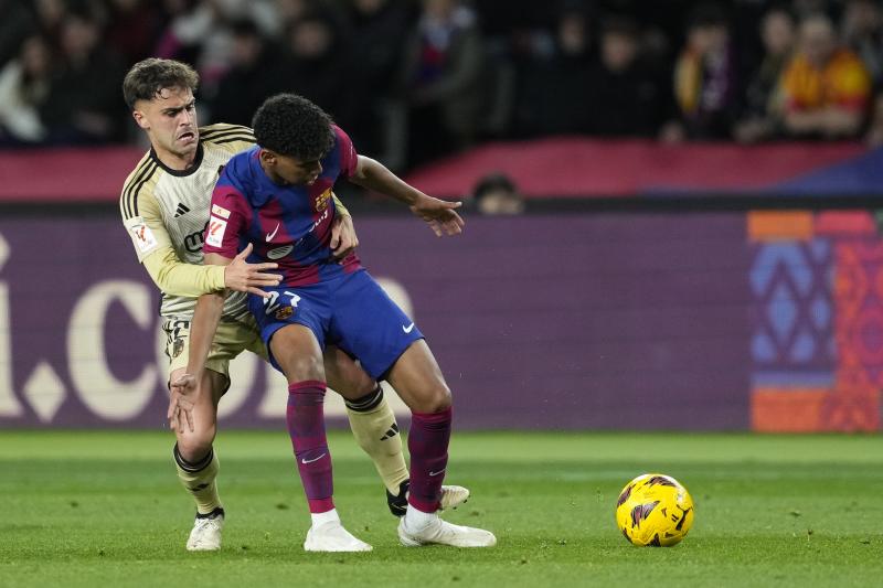 Las imágenes del partidazo del Granada en Barcelona