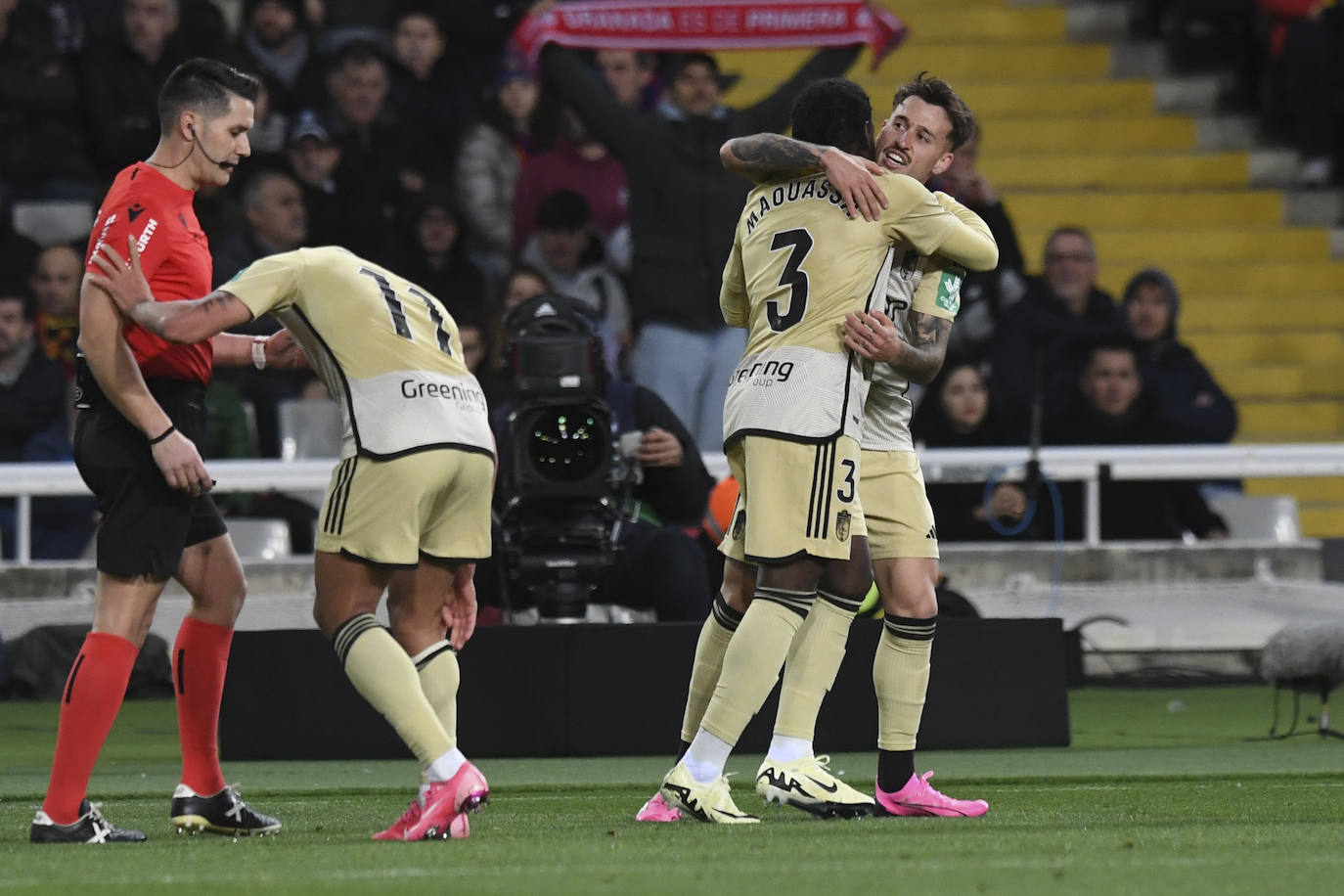 Las imágenes del partidazo del Granada en Barcelona