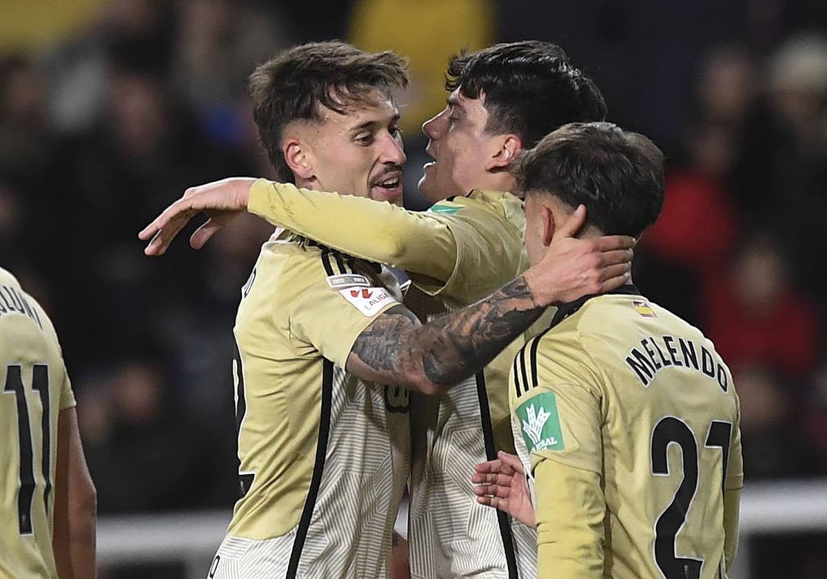 Ricard, Pellistri y Melendo.