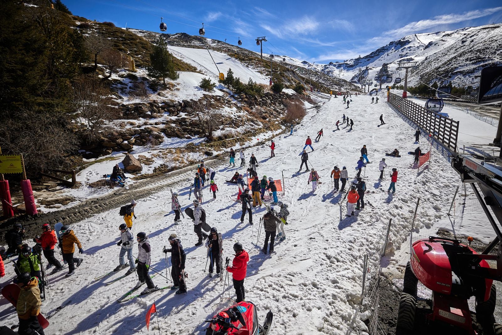 Las imágenes del día después del barro en Sierra Nevada