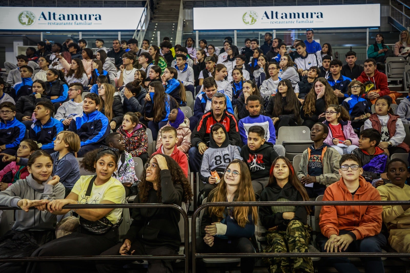 Las imágenes de los niños en el Fénix Game del Palacio de los Deportes