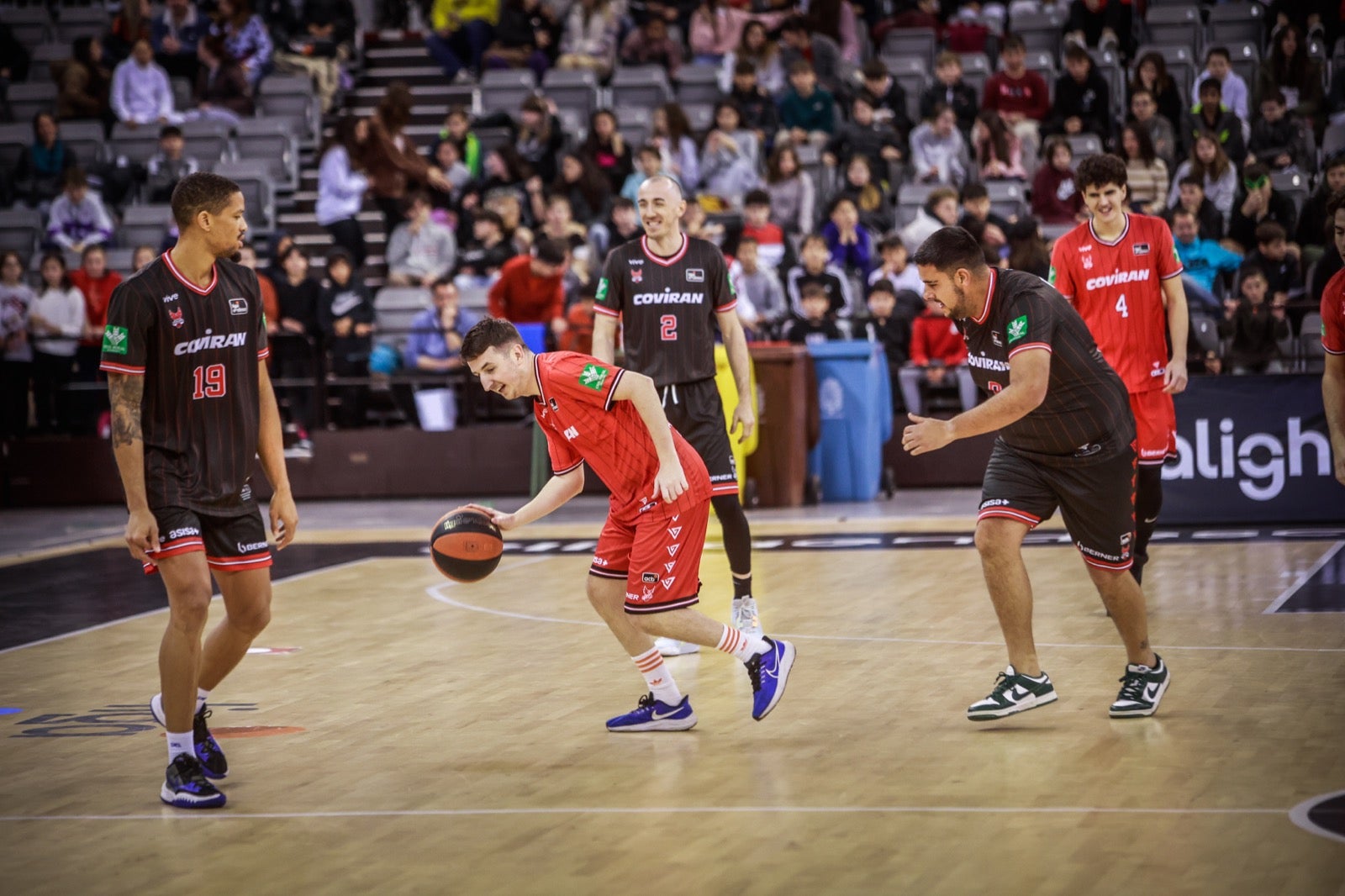 Las imágenes de los niños en el Fénix Game del Palacio de los Deportes