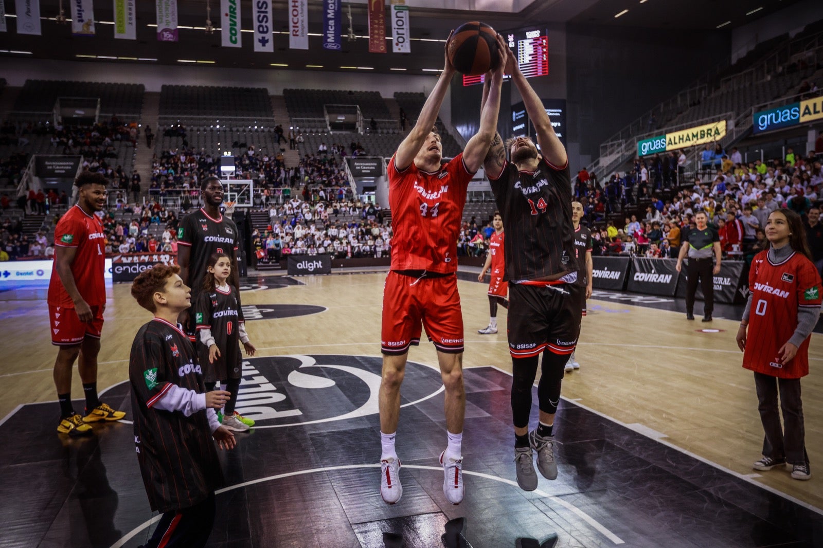 Las imágenes de los niños en el Fénix Game del Palacio de los Deportes