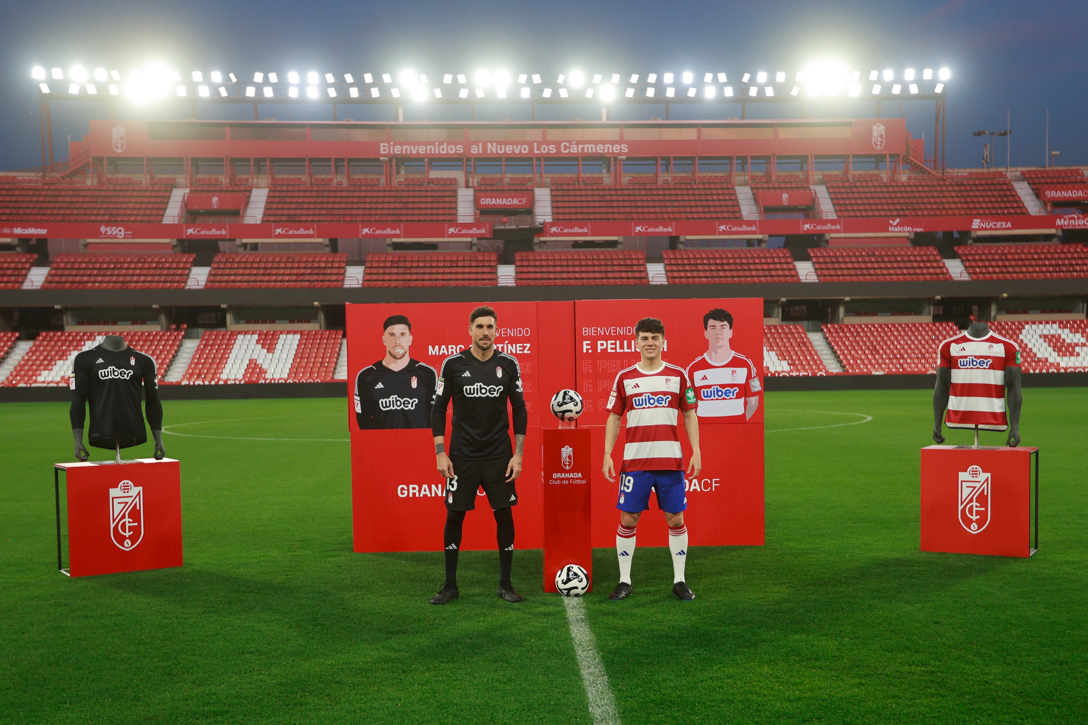 Las imágenes de la presentación de Pellistri y Marc Martínez