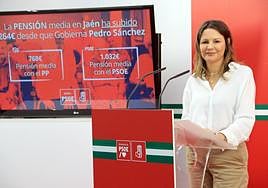 La diputada socialista Ana Cobo, este viernes en rueda de prensa.