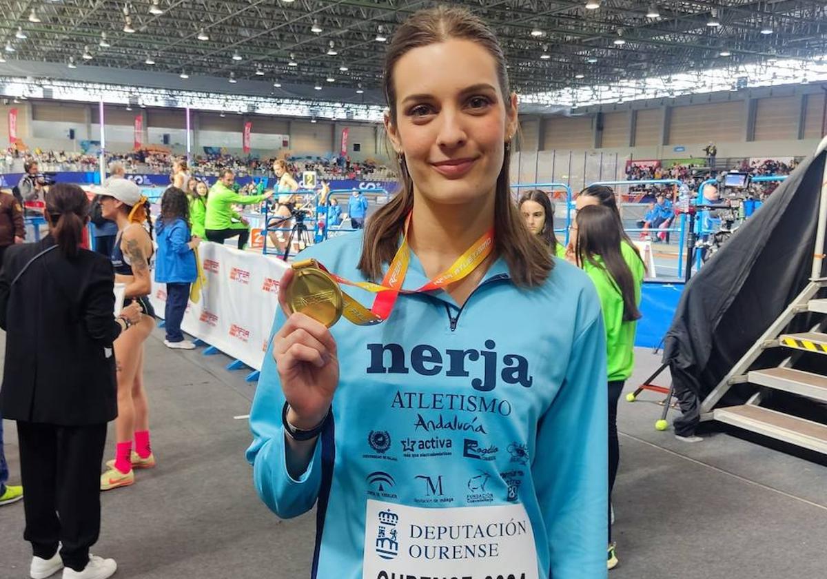 Una Stancev luce su medalla de oro en Ourense.