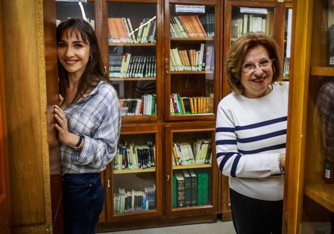 Carmen Rodríguez y Josefina Gallego, profesoras de Lengua y Literatura.