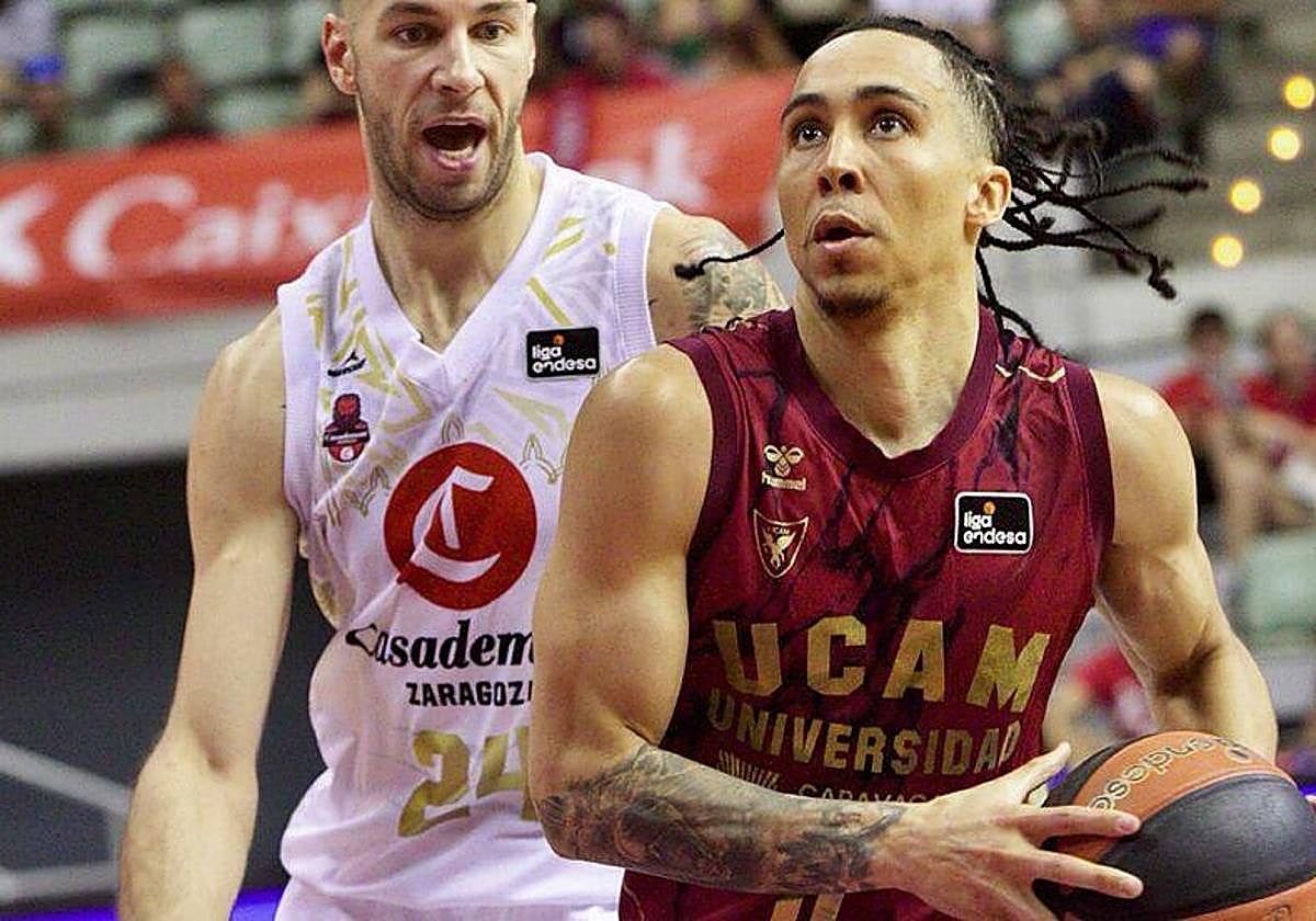 Travis Trice, a la derecha, en un partido del UCAM Murcia de la temporada pasada.