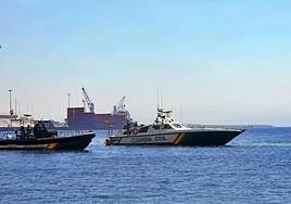Embarcaciones del Servicio Marítimo de la Guardia Civil en Almería, de archivo.