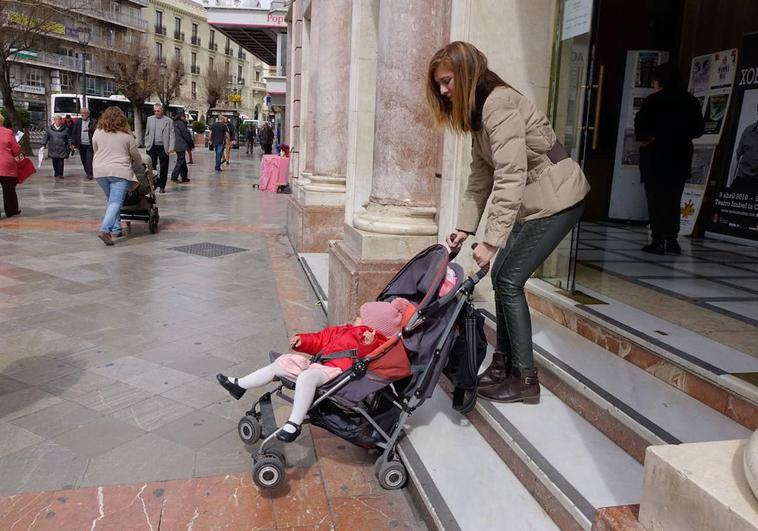 Granada cierra el año con menos nacimientos de toda su historia