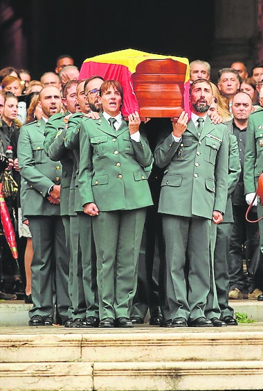 Homenake de la Guardia Civil a José Manuel Arcos.