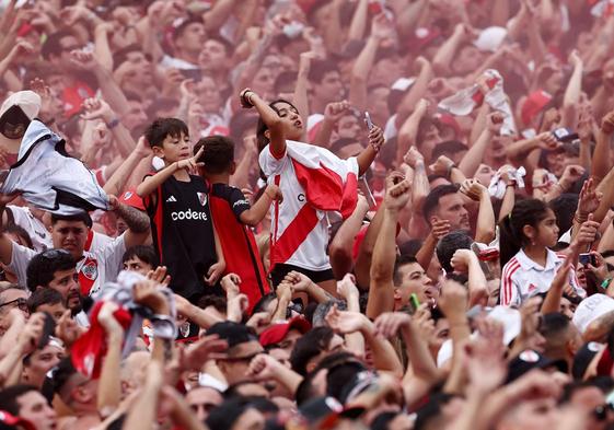 Las gradas del Monumental durante el último clásico del fútbol argentino