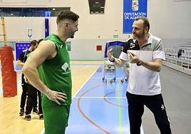 Carreño habla con Fernando Fernández, ambos coinciden en lo difícil de Cisneros.