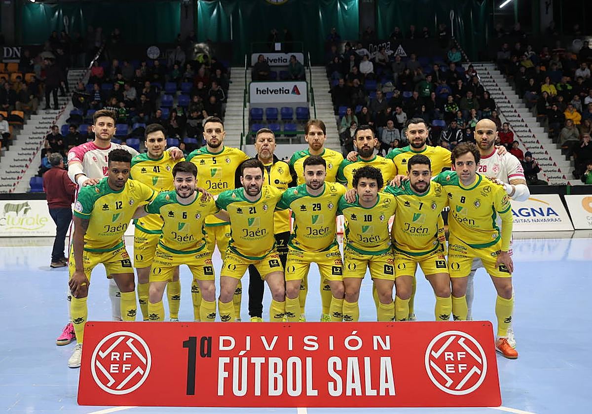 Integrantes del conjunto amarillo que viajaron hasta tierras navarras para la disputa de la jornada 21.