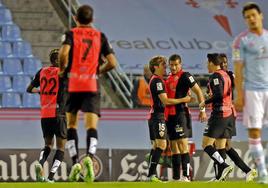 Corona, Hemed, Ximo y Jonathan celebran el gol de la única victoria en Balaídos.
