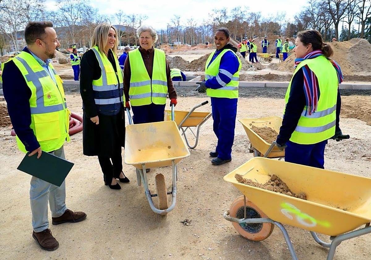 La alcaldesa visita las obras del Ferial.