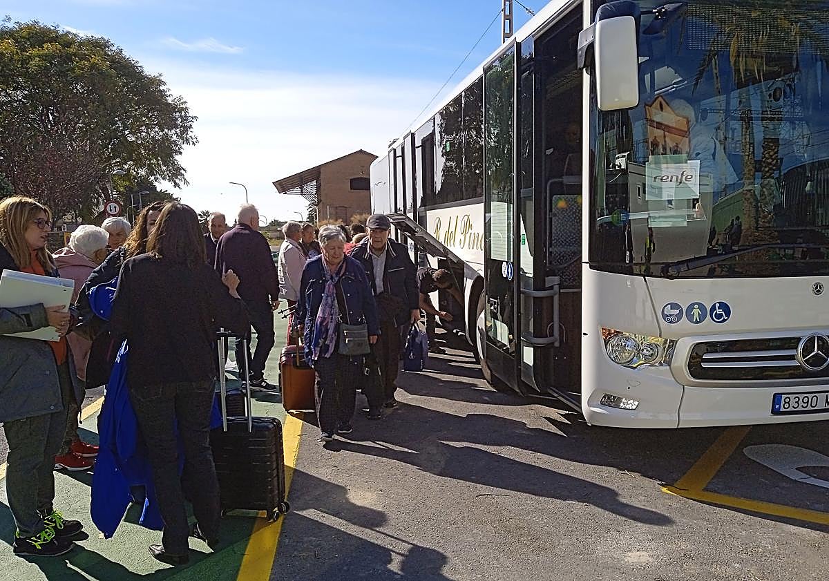Imagen principal - &#039;Déjà vu&#039; de casi tres años en la estación de Huércal-Viator