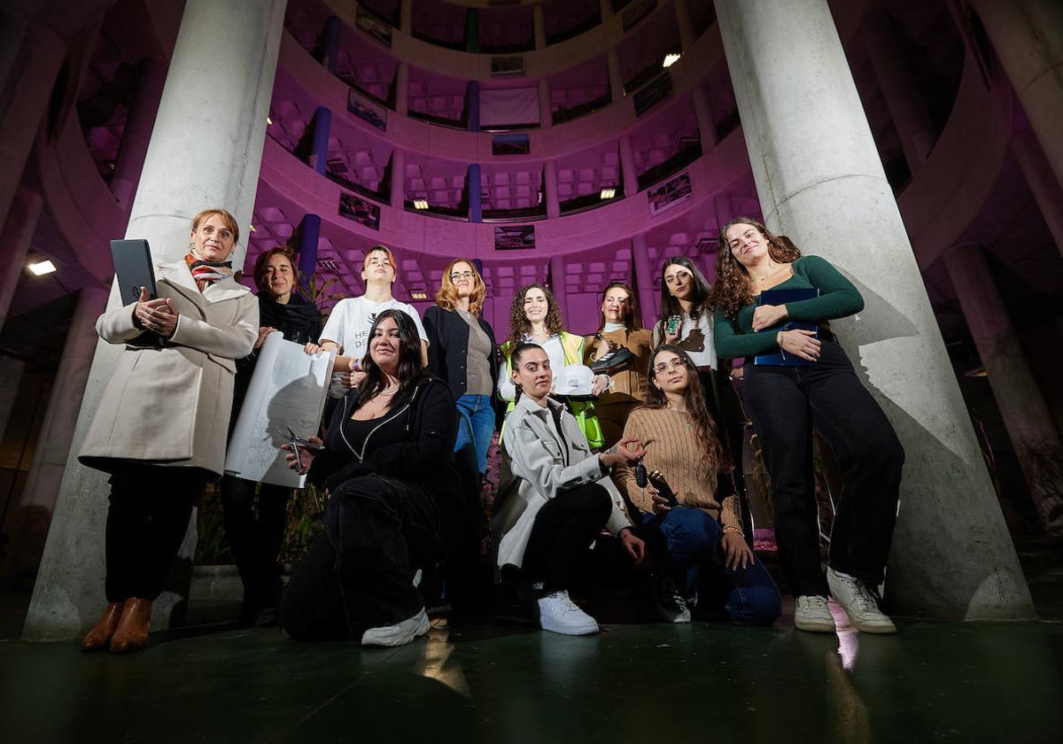 Alumnas y profesoras de grados y ciclos técnicos reivindican el papel de la mujer en este tipo de carreras profesionales.