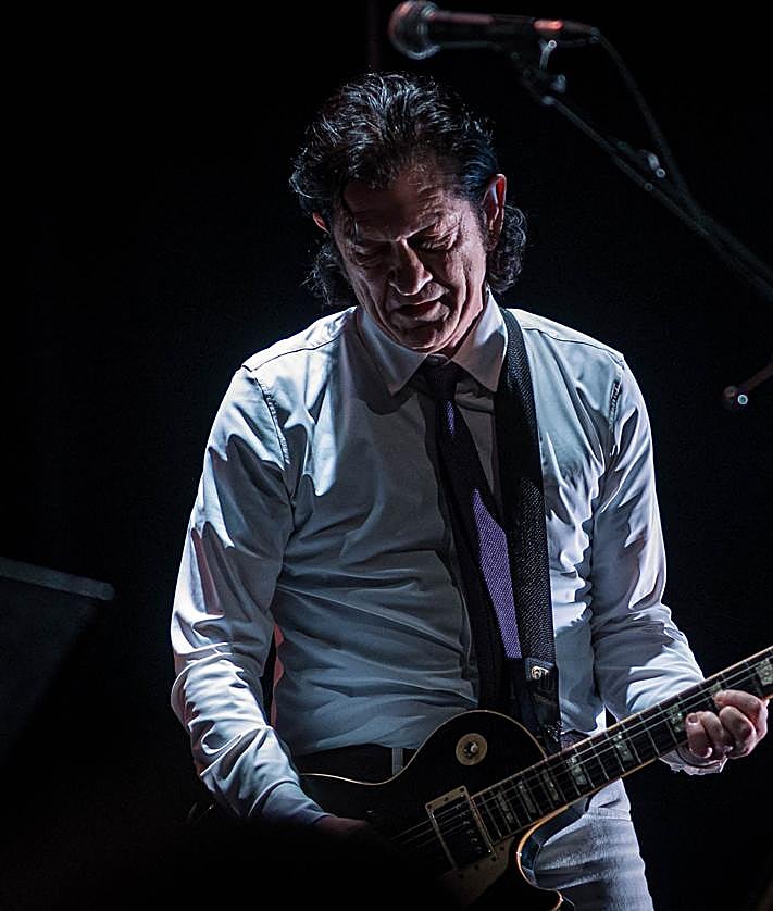 Imagen secundaria 2 - Noche de encuentros en CajaGranada