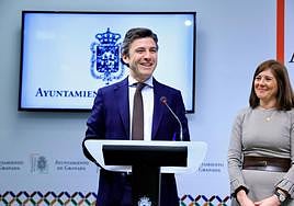 El portavoz del Gobierno local, Jorge Saavedra, este viernes junto a a la edil de Limpieza, Ana Sánchez.