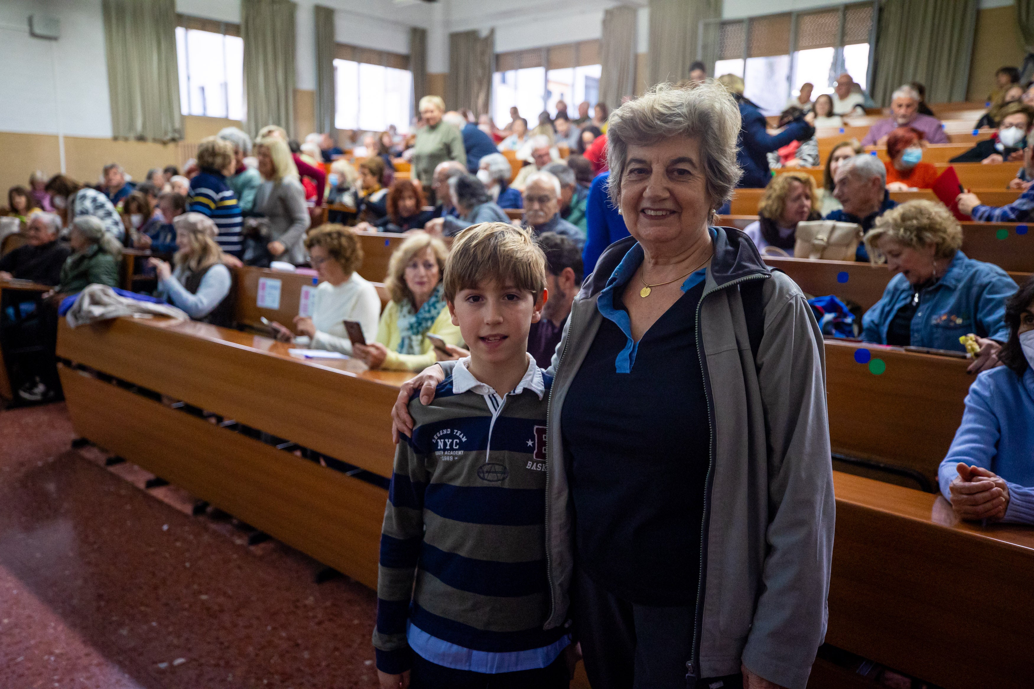 «Terminé Odontología a los 40 y con 69 vengo al aula con mi nieto»