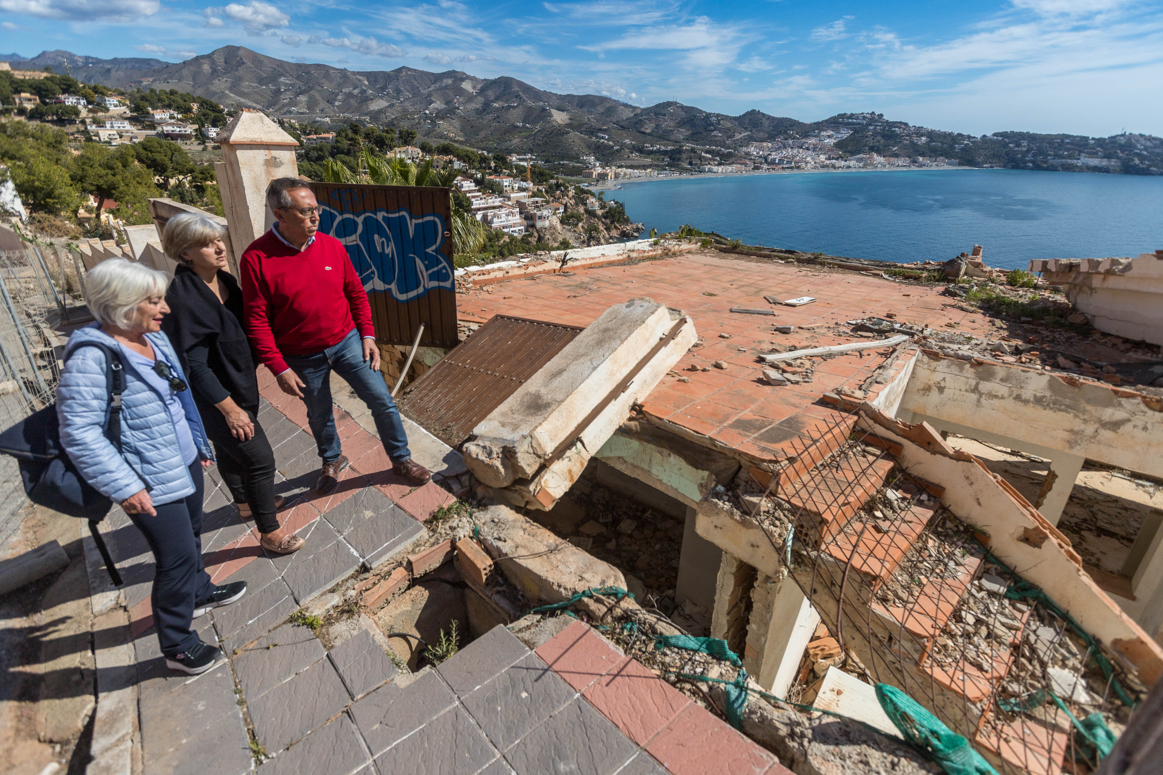 El abandono de los Cármenes del Mar de Almuñécar, en imágenes