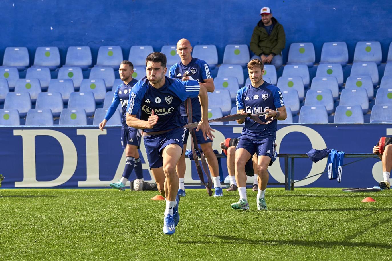 La plantilla del Linares Deportivo ha trabajado con intensidad esta semana para sacarse la espina de la última derrota en casa.